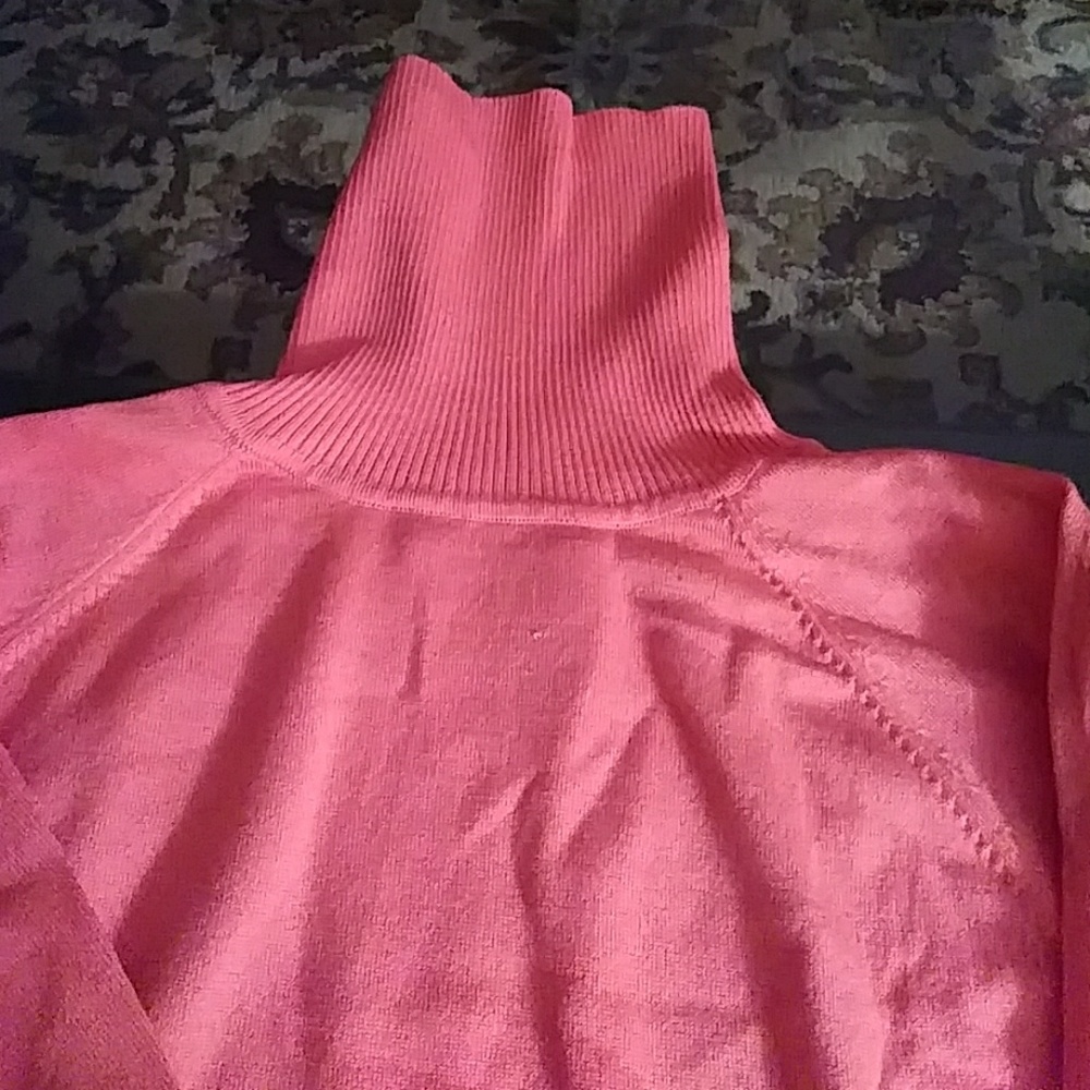 Turtle neck - Picture 3 of 3